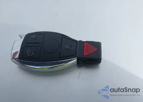 2010 Mercedes-Benz C 350 Sport z USA, uszkodzony, nr VIN WDDGF5GB4AR127662